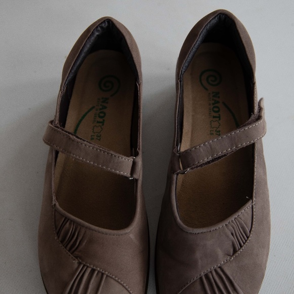 NAOT Taramoa Shiitake Nubuk  Size 37 - Size 6 - Picture 8 of 8